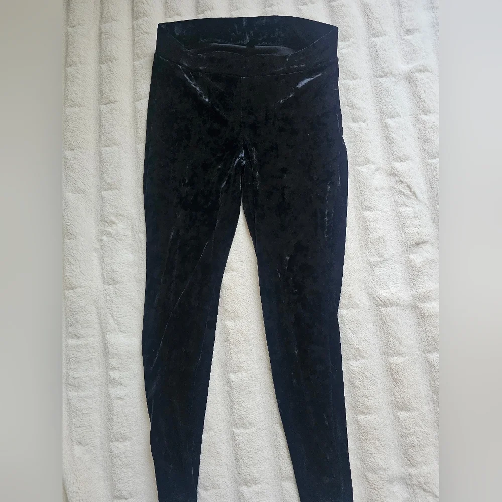 Torrid Velvet Leggings - Red and Black - Picture 4 of 8